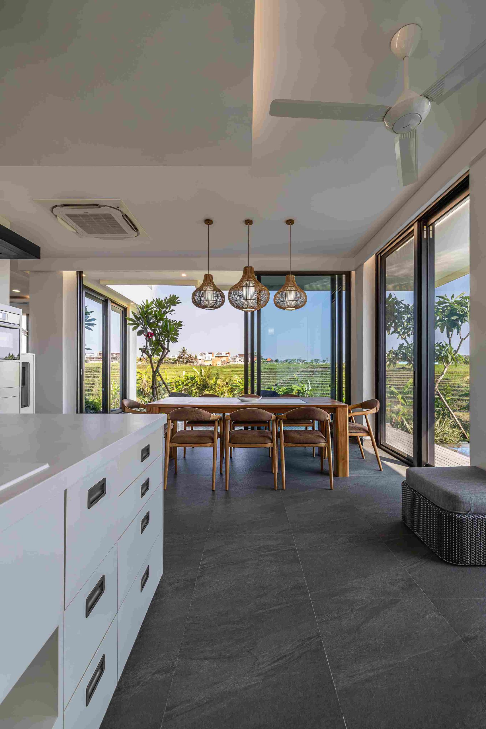 Proyek Sea Point Villa Oleh YCK Bali