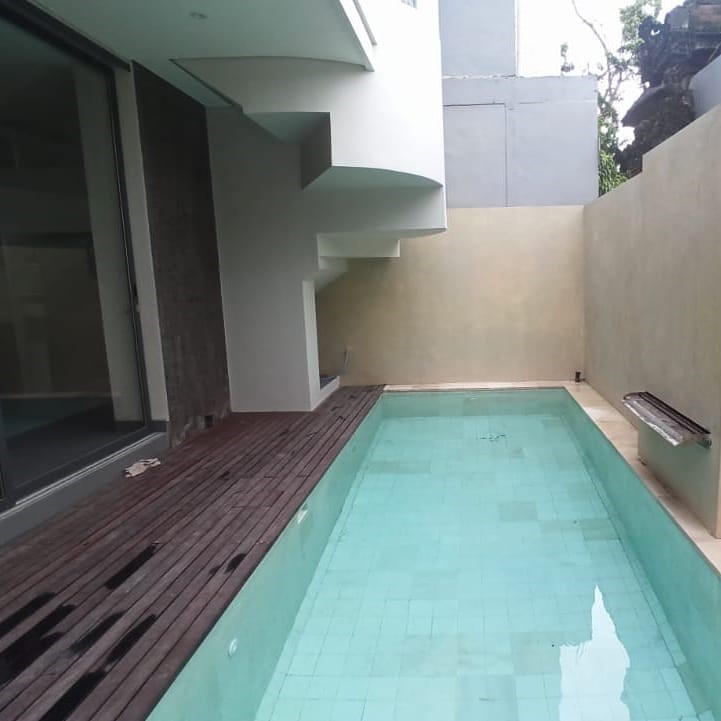 Proyek D&K House Oleh YCK Bali